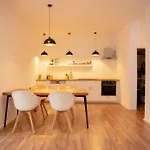 Karli City Apartman *